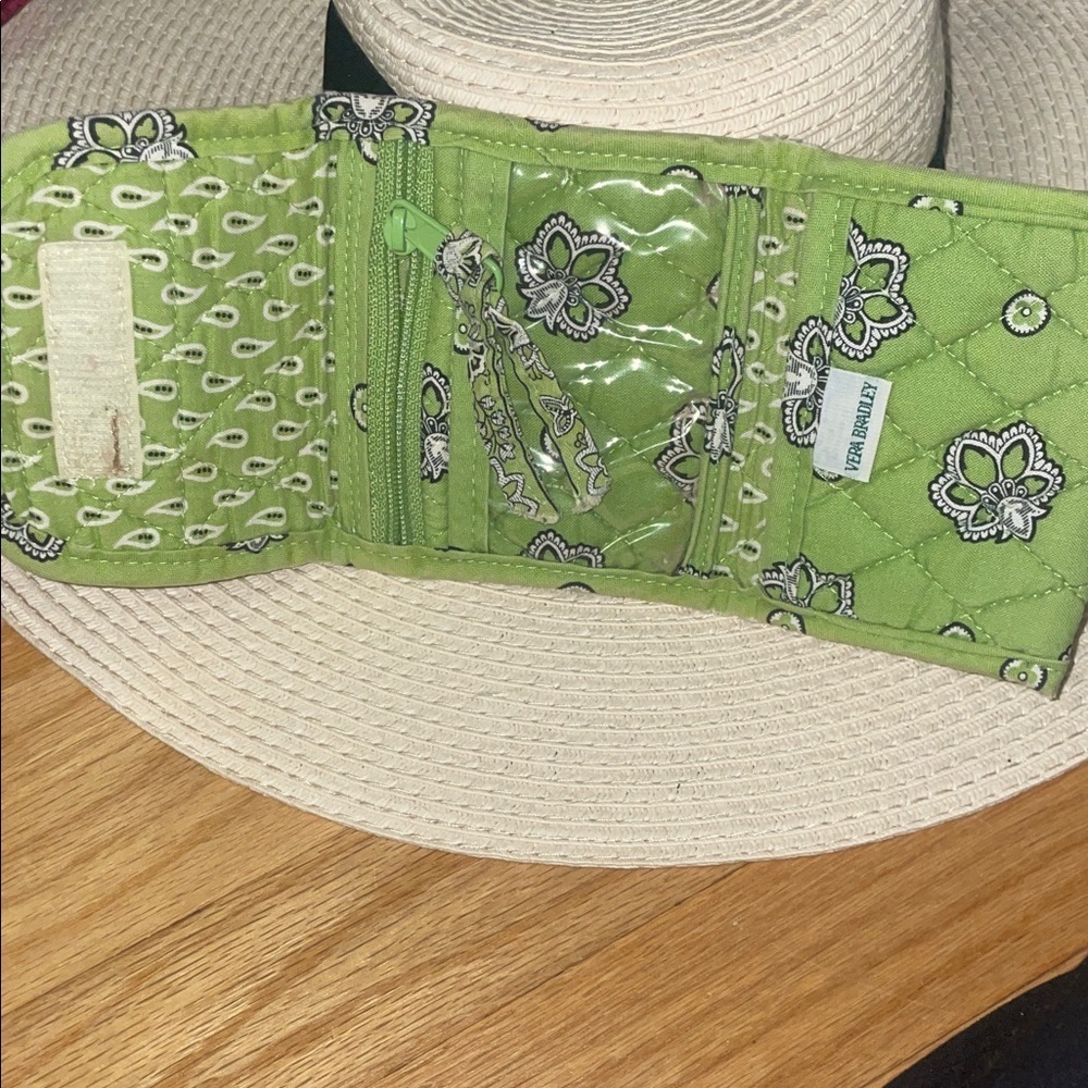 Vera Bradley Green Floral Quilted Wallet - Picture 4 of 5